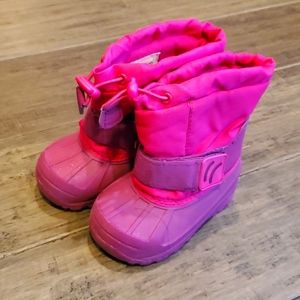 EUC Cat and Jack Baby girl's Snow Boots, size 5/6
